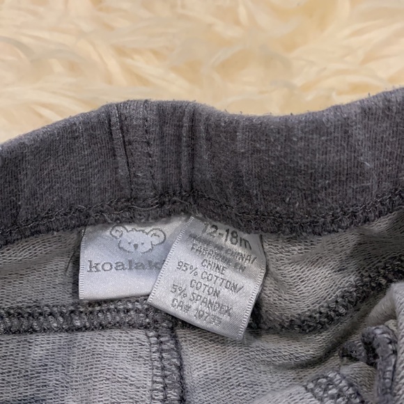 Name It White T-Shirt and Koala Kids Gray Cargo Sweatpants in size 12-18M - Picture 8 of 9